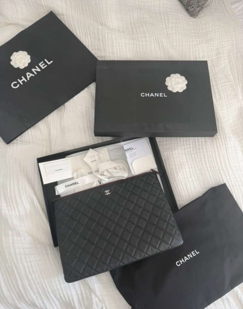 Chanel clutch