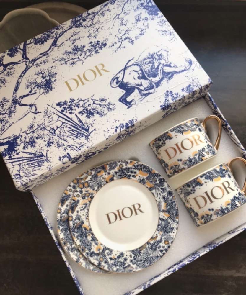 Dior šálky