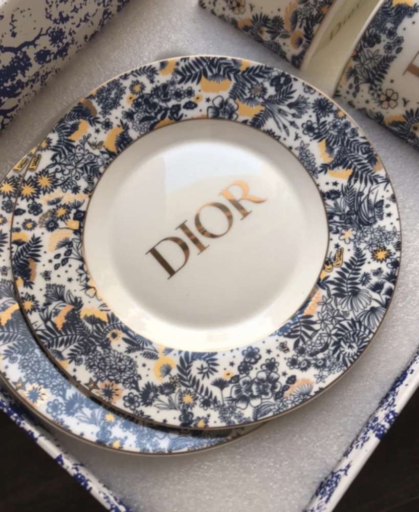 Dior šálky