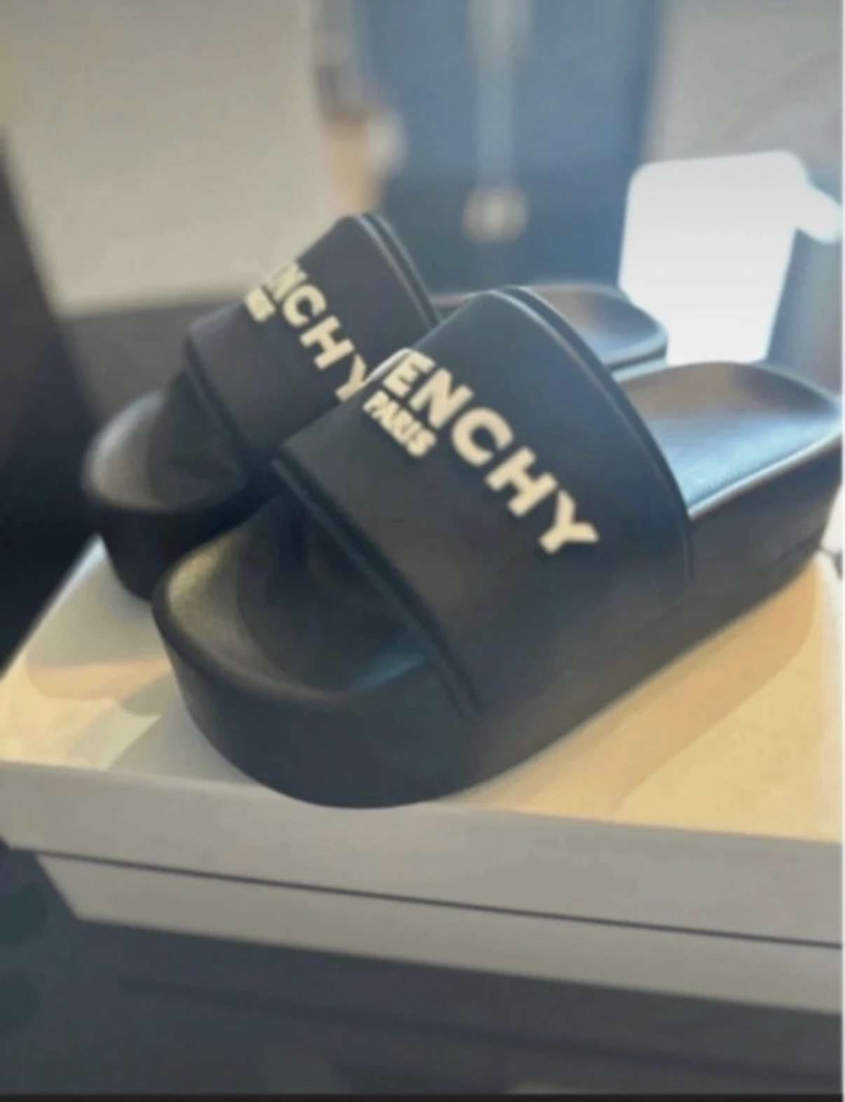 Givenchy šľapky