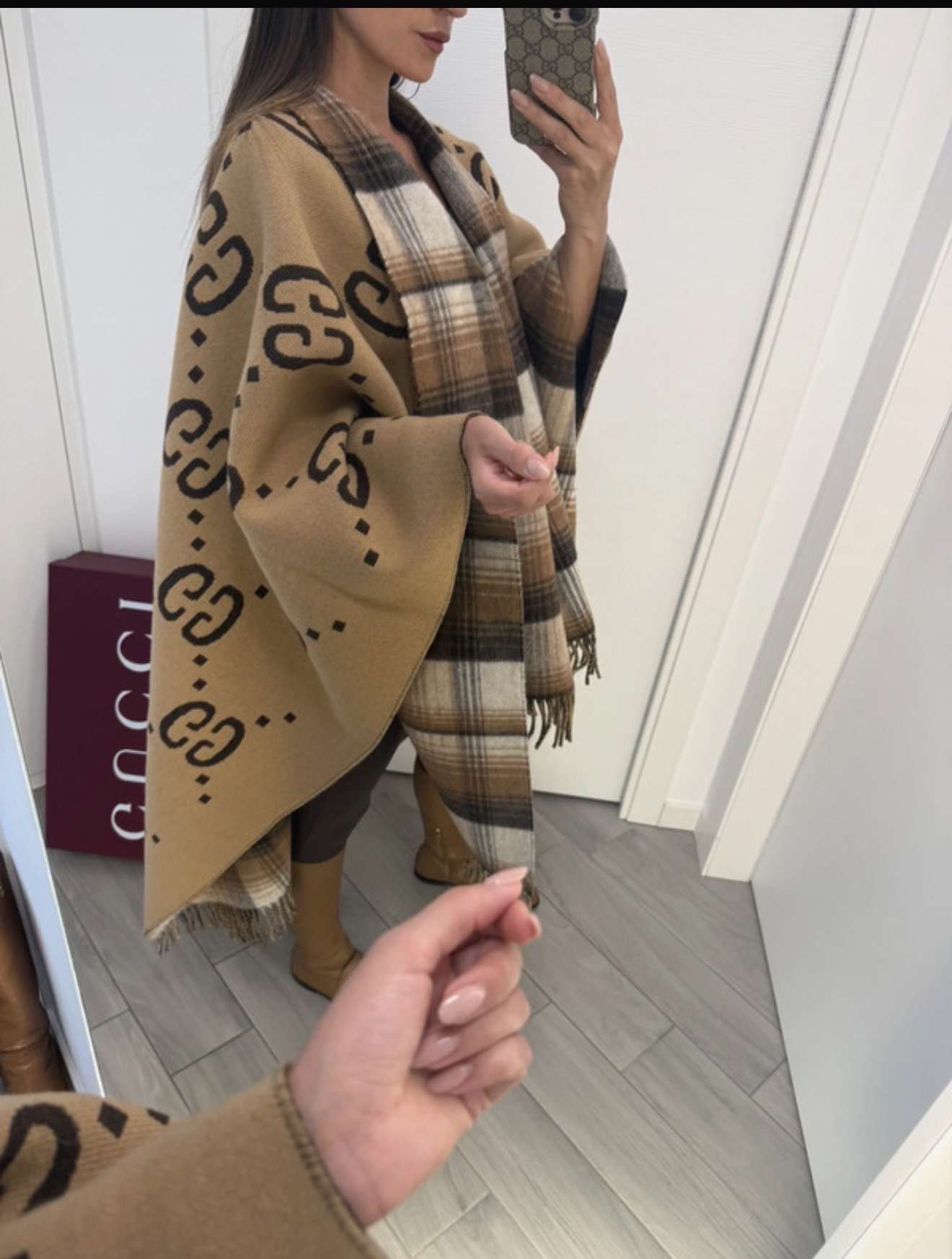 Gucci pončo