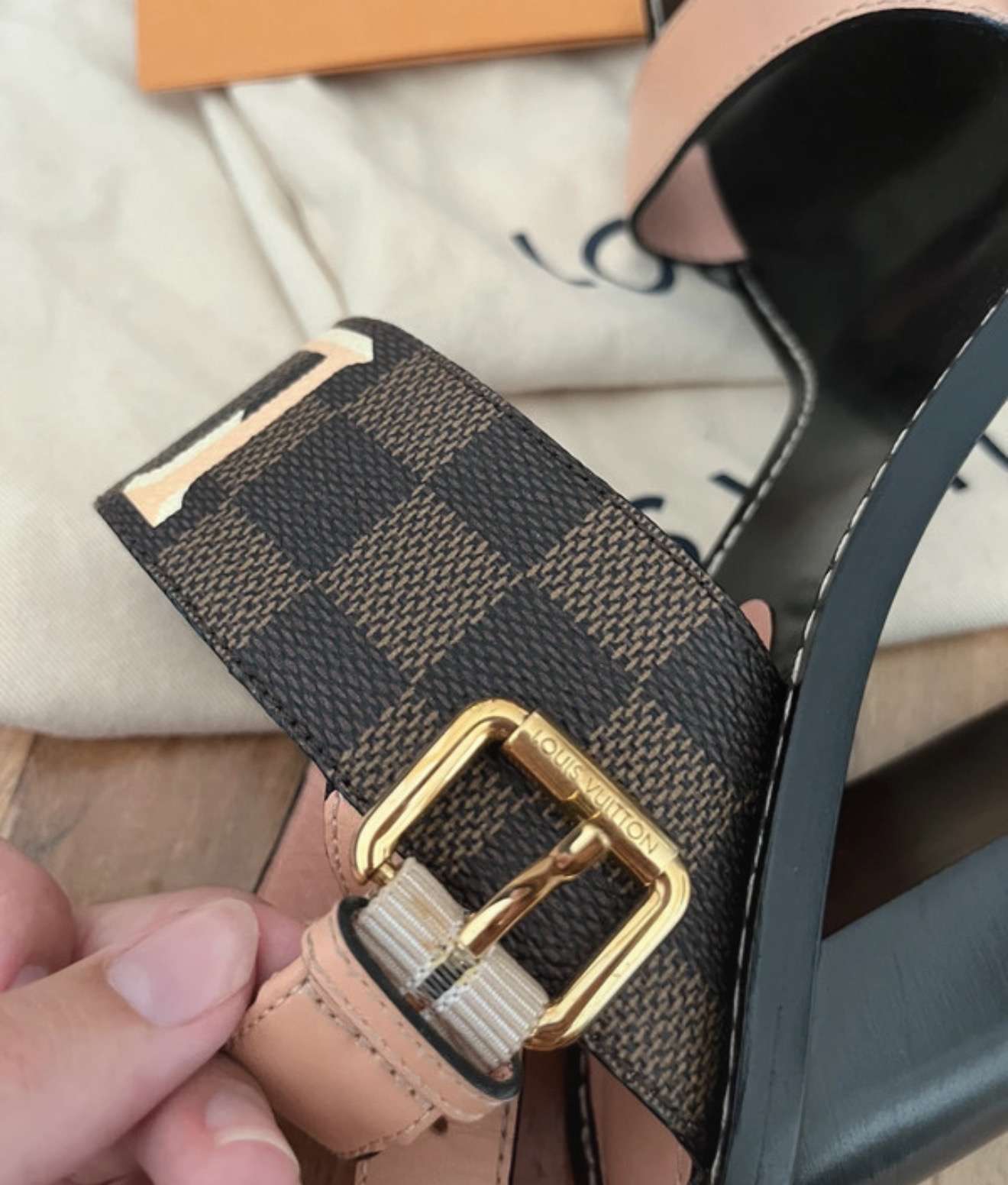 Louis Vuitton sandalky