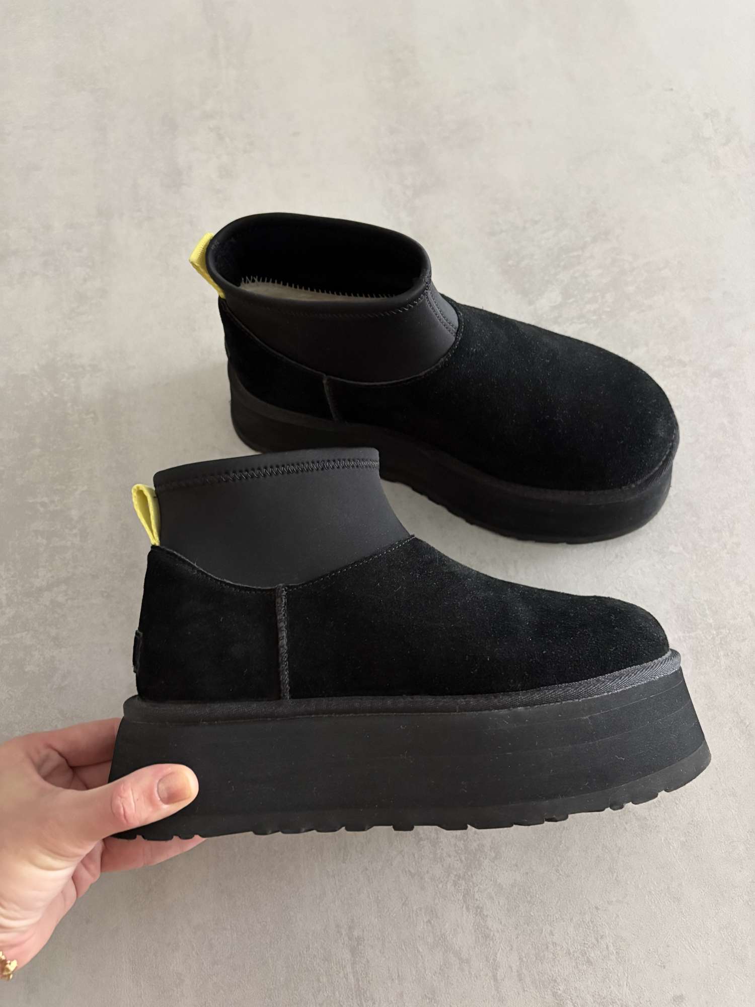 Ugg classic mini dipper, ako nové, pc 190€