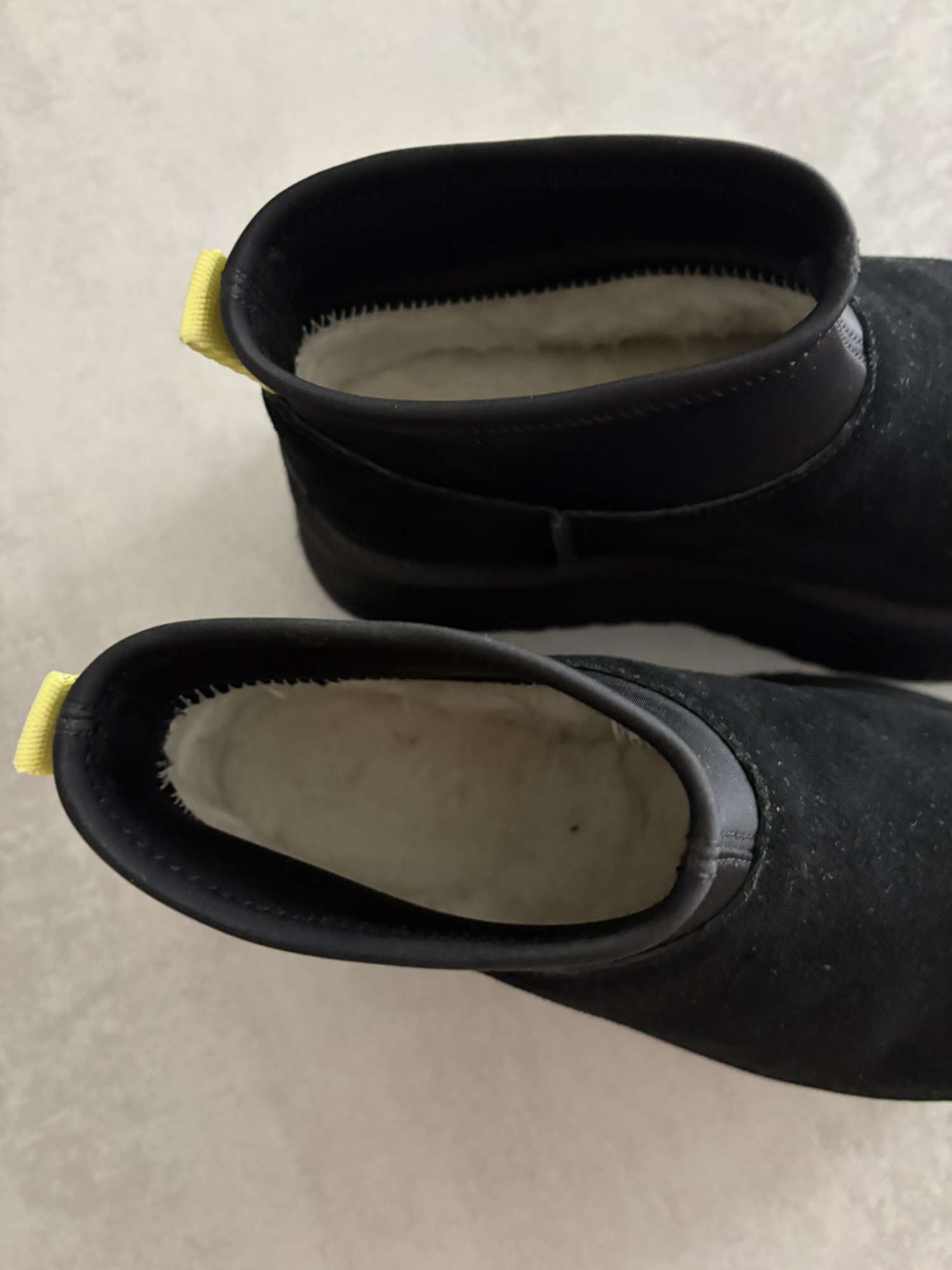 Ugg classic mini dipper, ako nové, pc 190€