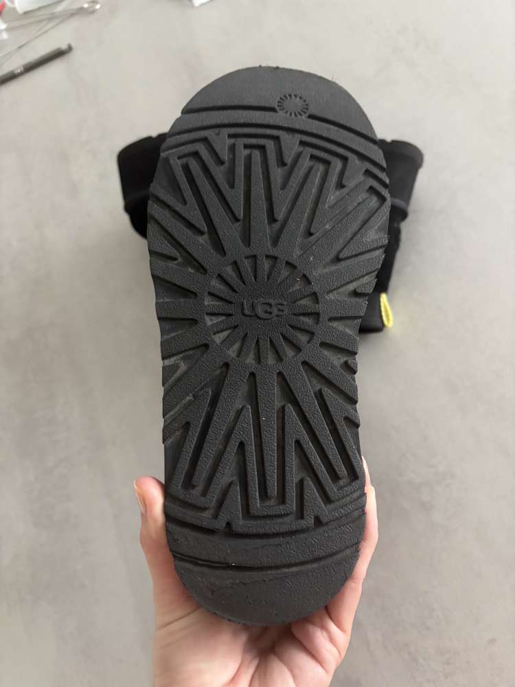 Ugg classic mini dipper, ako nové, pc 190€
