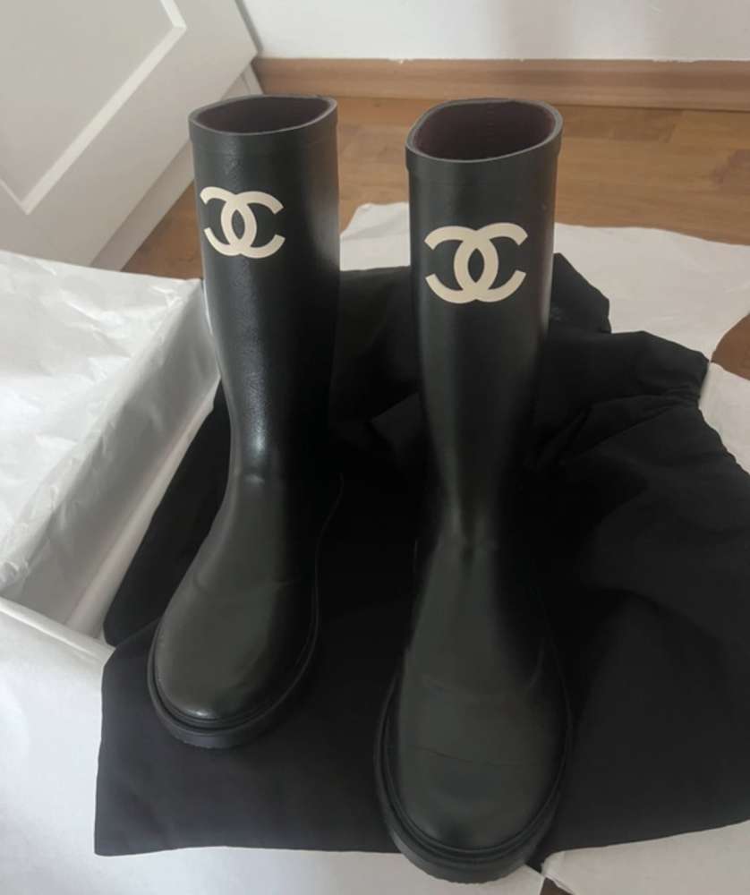 Chanel gumáky