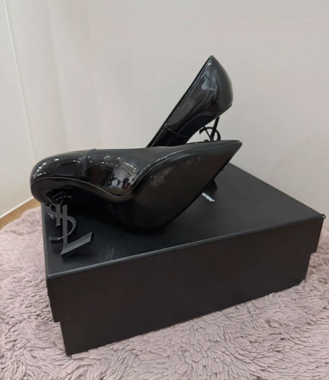 YSL lodičky