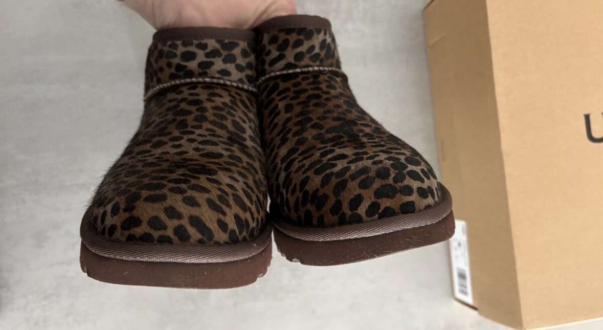 Ugg classic ultra mini caspian, so srsťou , pc 200€