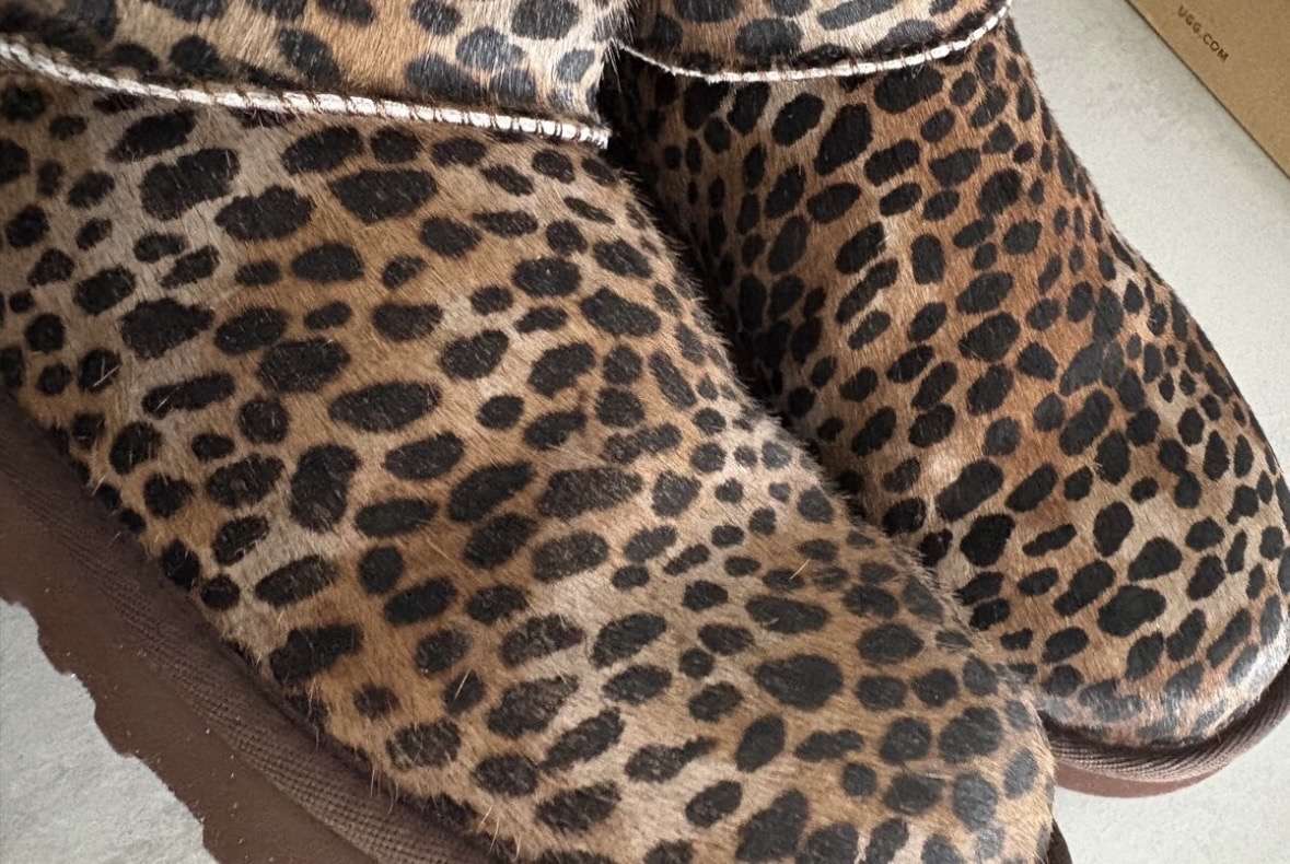 Ugg classic ultra mini caspian, so srsťou , pc 200€