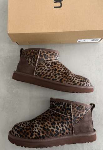 https://vipluxury.sk/Ugg classic ultra mini caspian, so srsťou , pc 200€