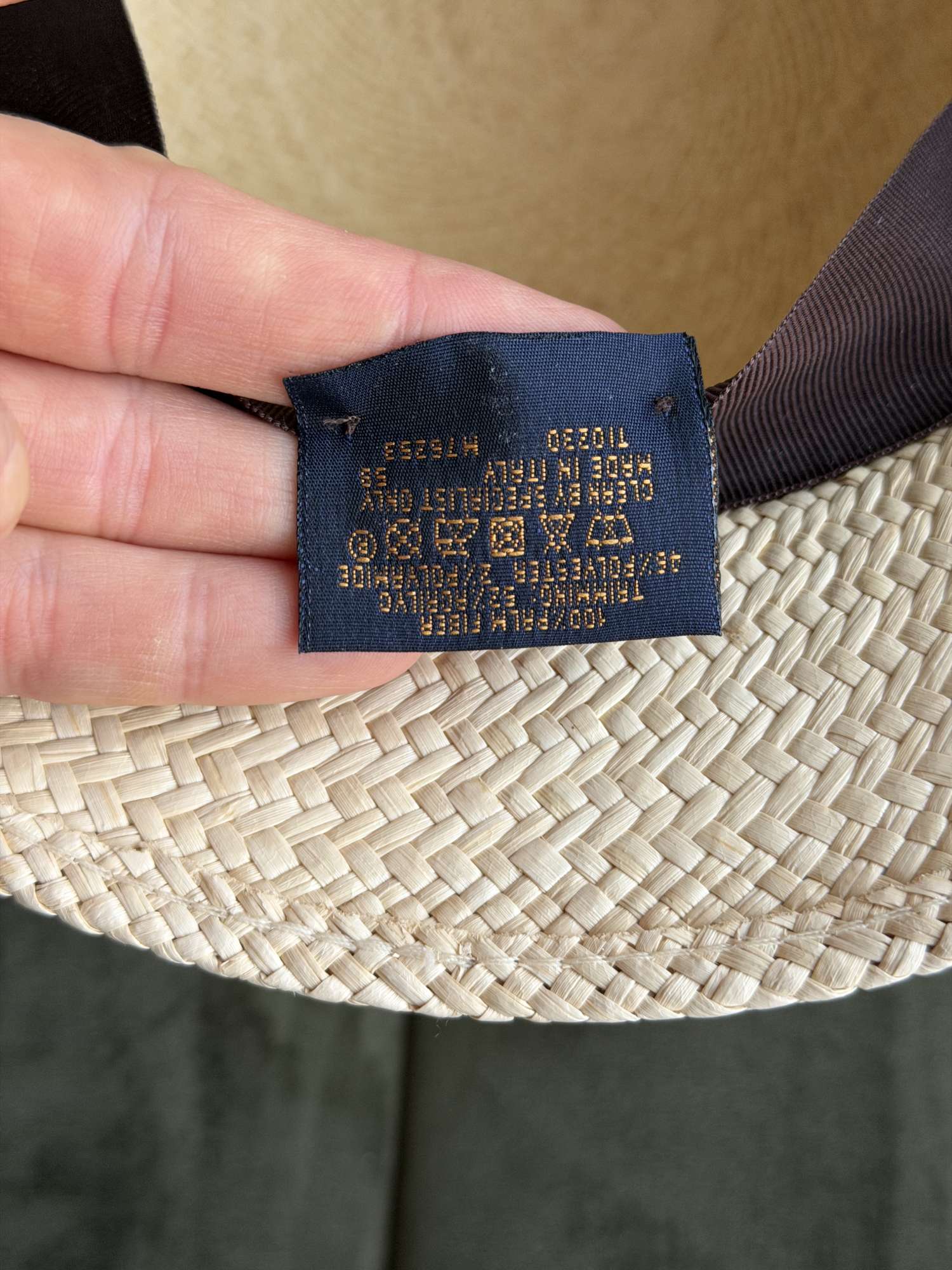Klobúk Louis Vuitton