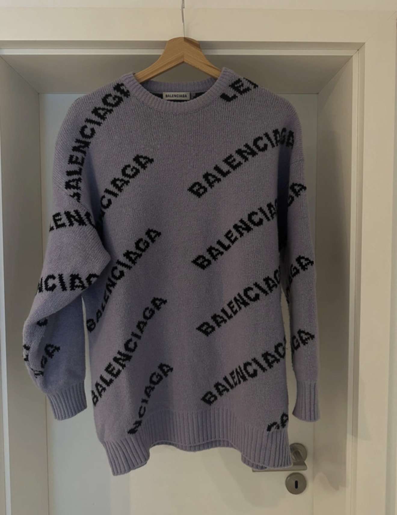 Balenciaga sveter