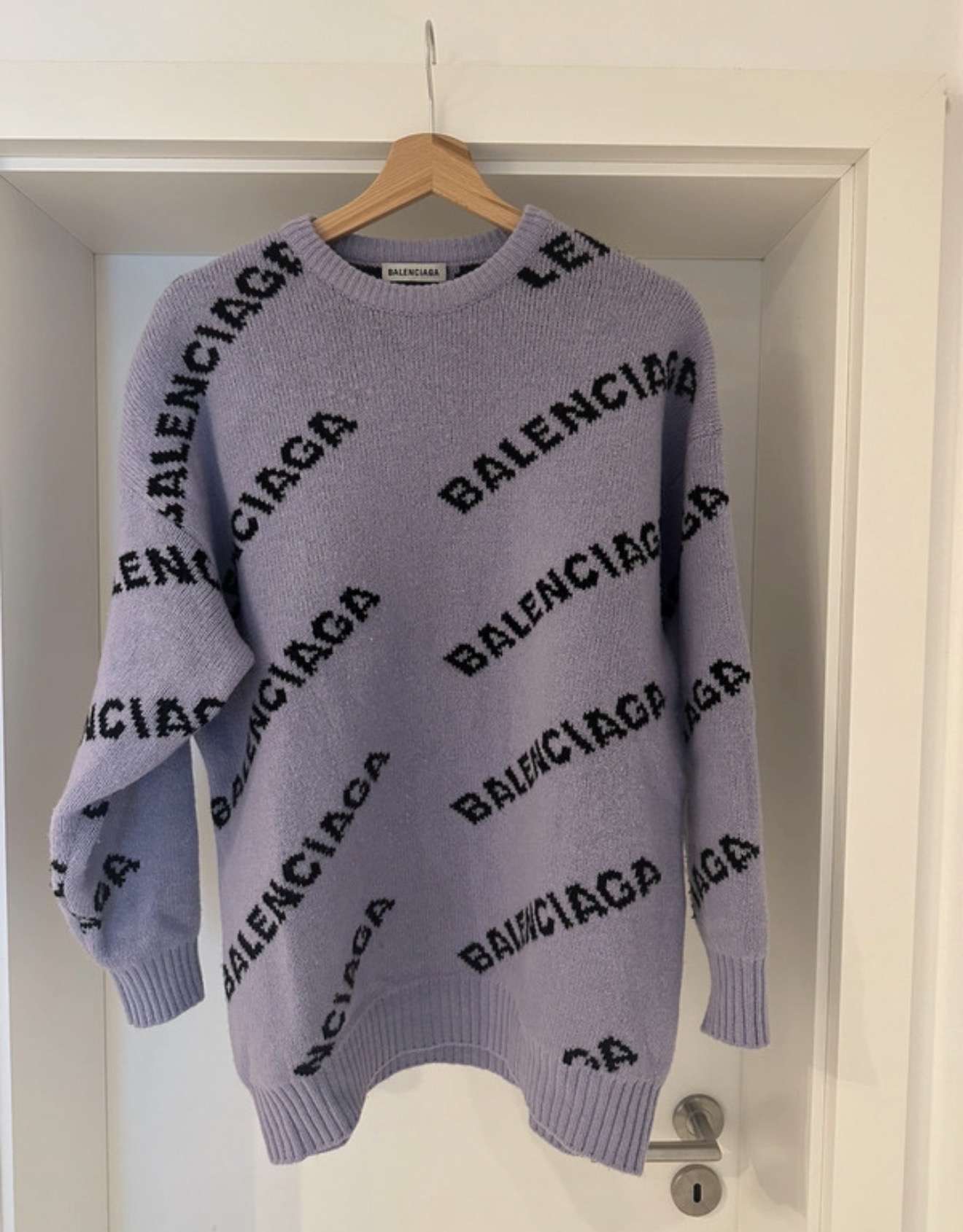 Balenciaga sveter