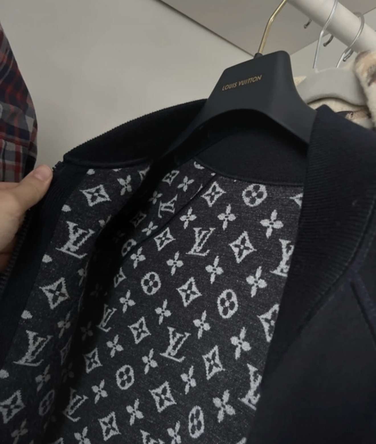 Louis Buitton Bunda/ bombera