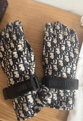 https://vipluxury.sk/Dior rukavice