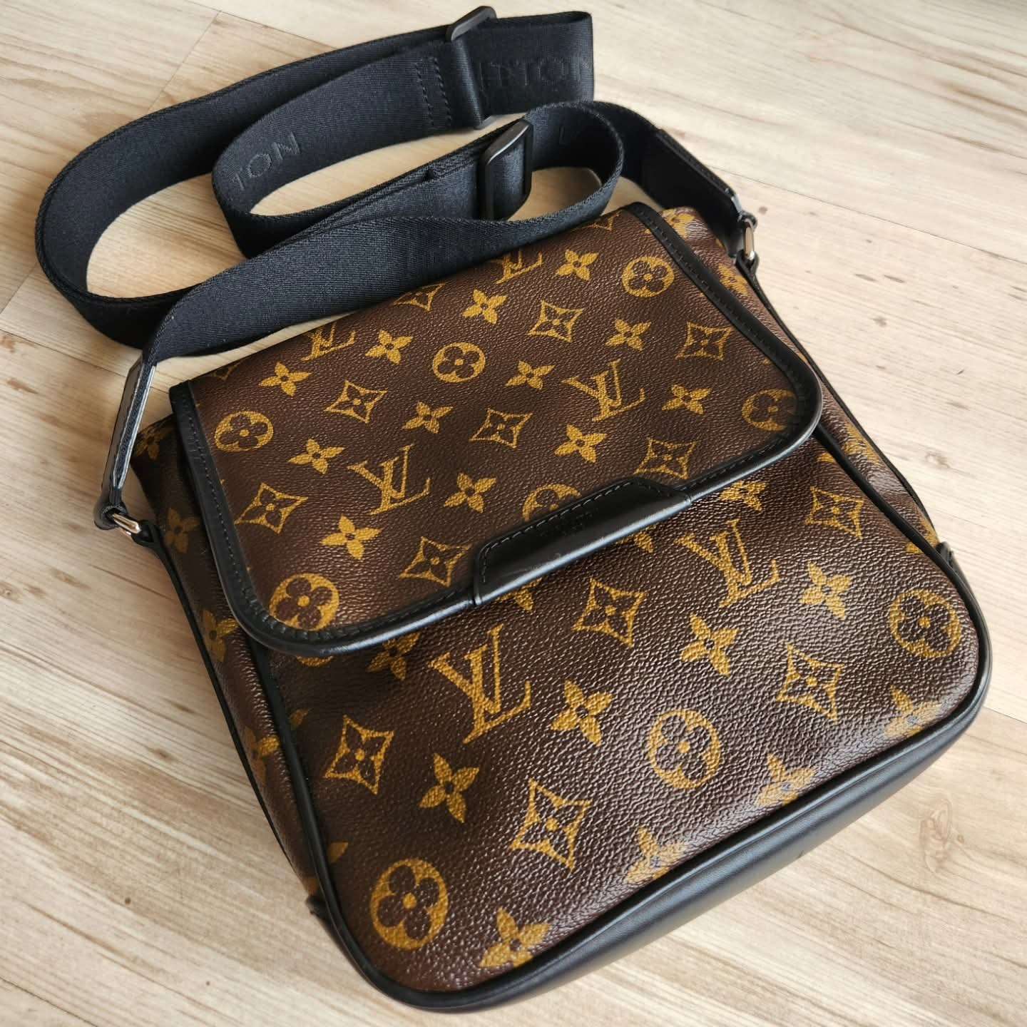 Louis Vuitton Bass PM