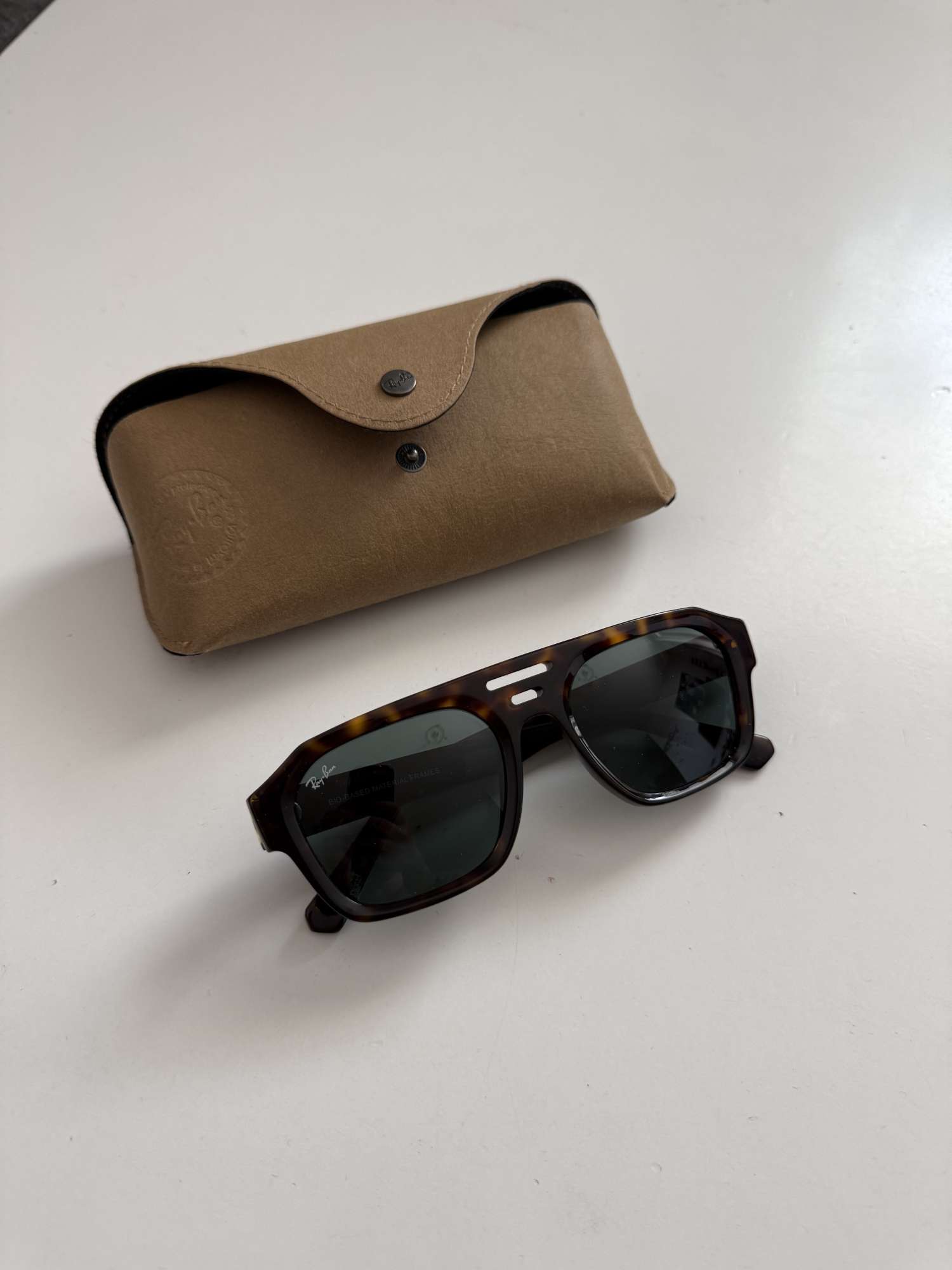 RayBan okuliare