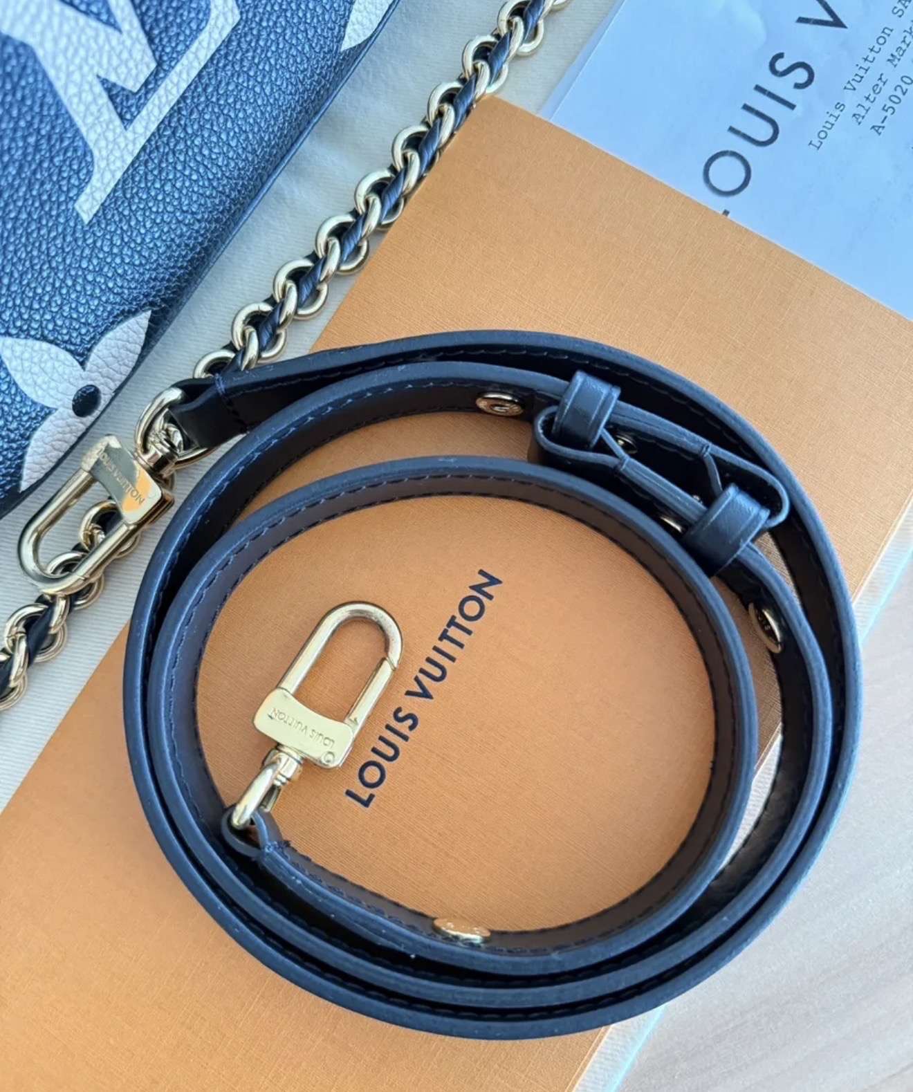 Louis Vuitton Multipochetta