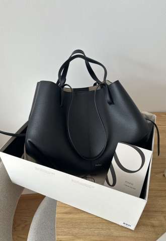 https://vipluxury.sk/Polene Cyme Noir Graine