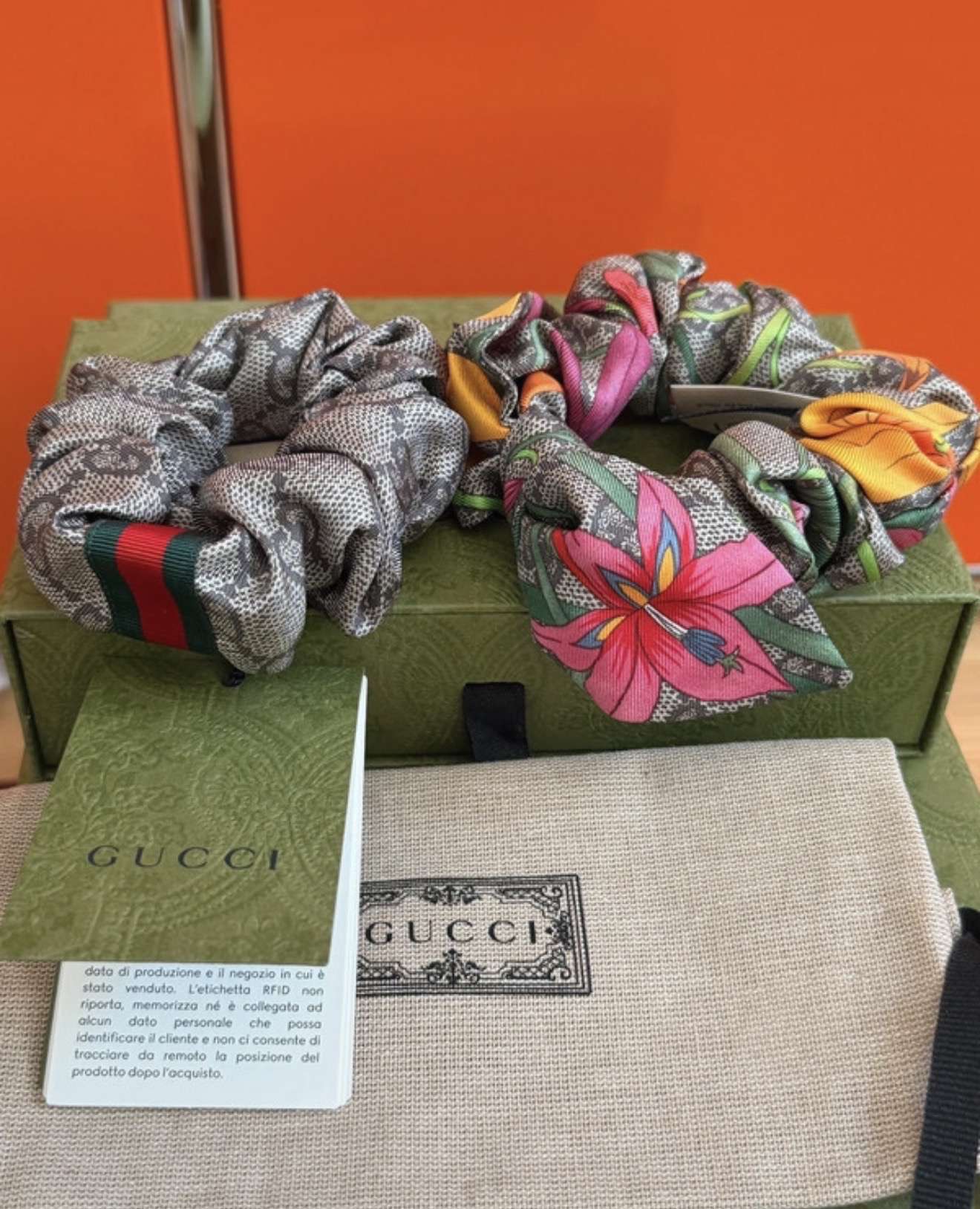 Gucci gumicky do vlasov
