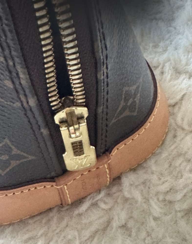 Louis Vuitton Alma bb