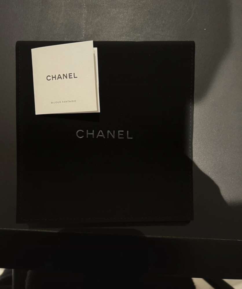 Chanel nahrdelnik