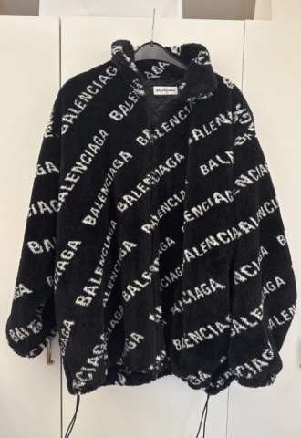 https://vipluxury.sk/Balenciaga Bunda