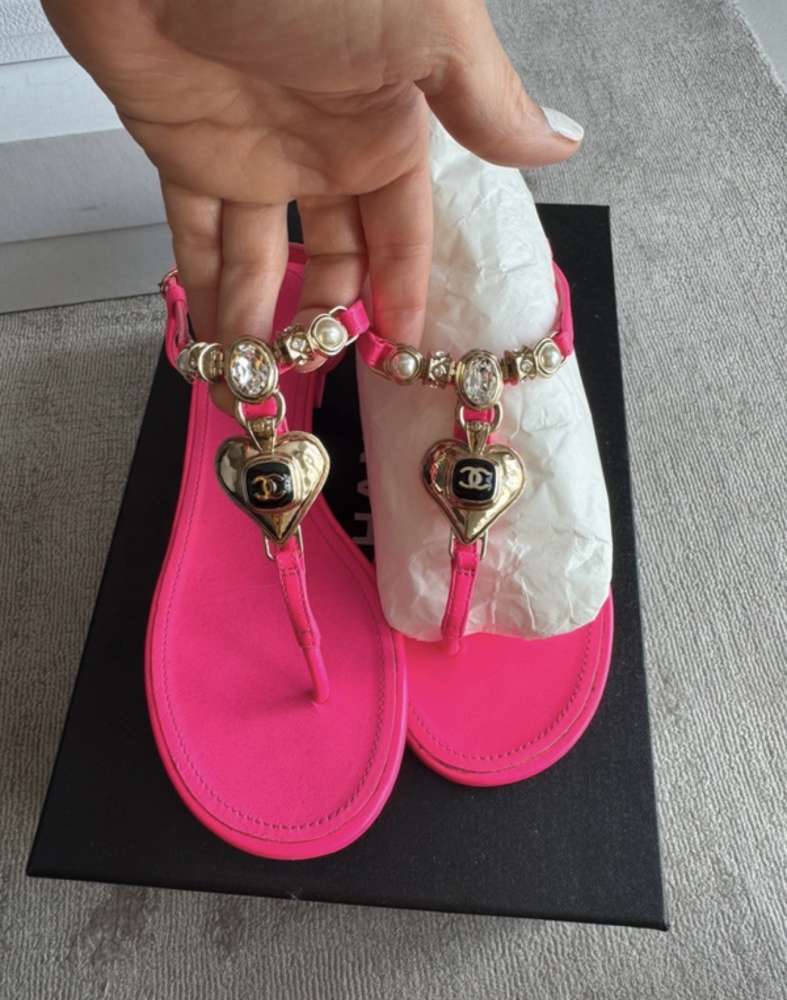 Chanel sandalky