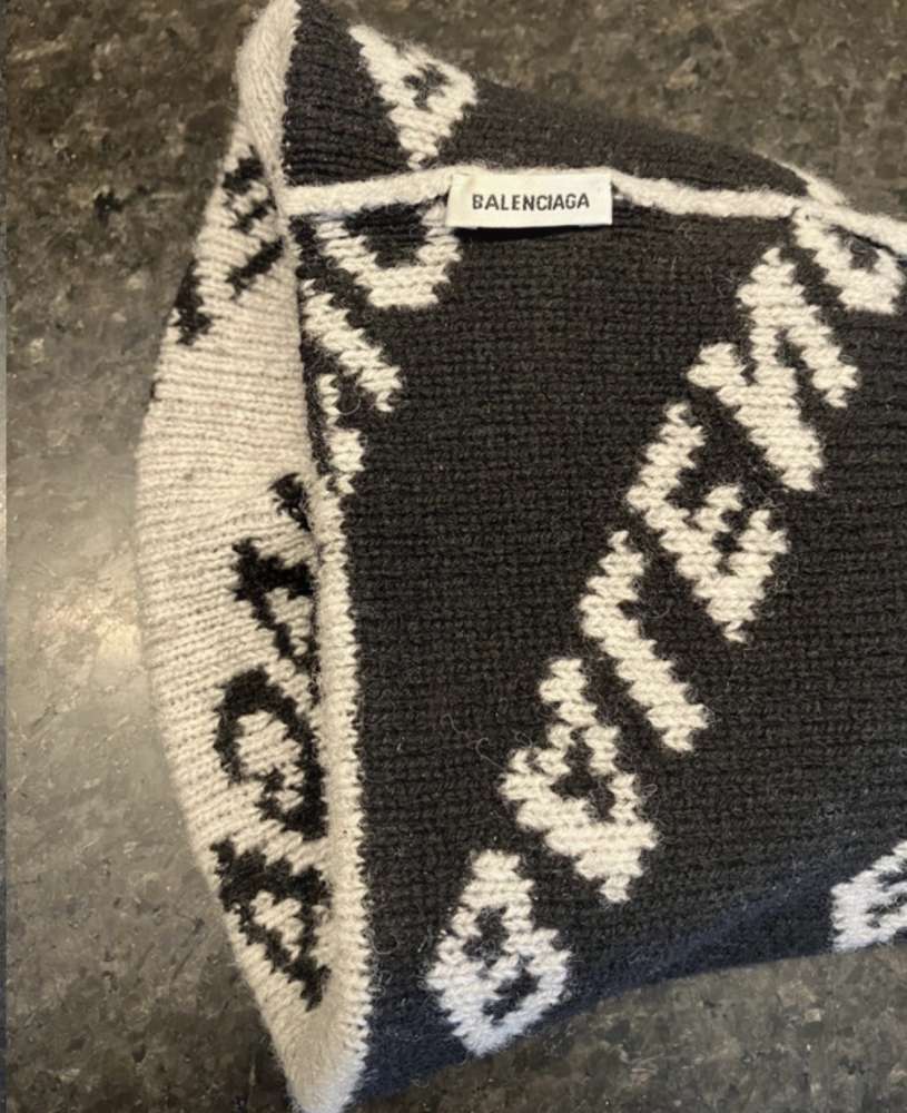 Balenciaga čiapka