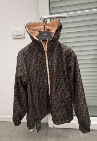 https://vipluxury.sk/Fendi obojstranná Bunda
