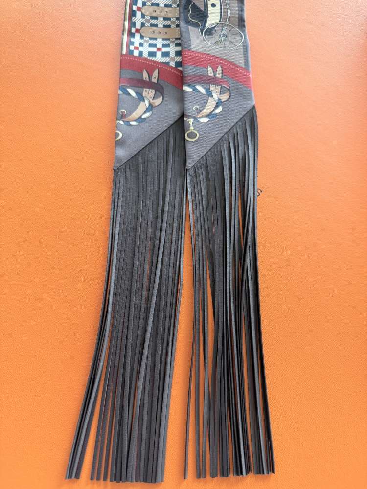 Hermès Twilly s koženými strapcami Les Voitures Nouvelles