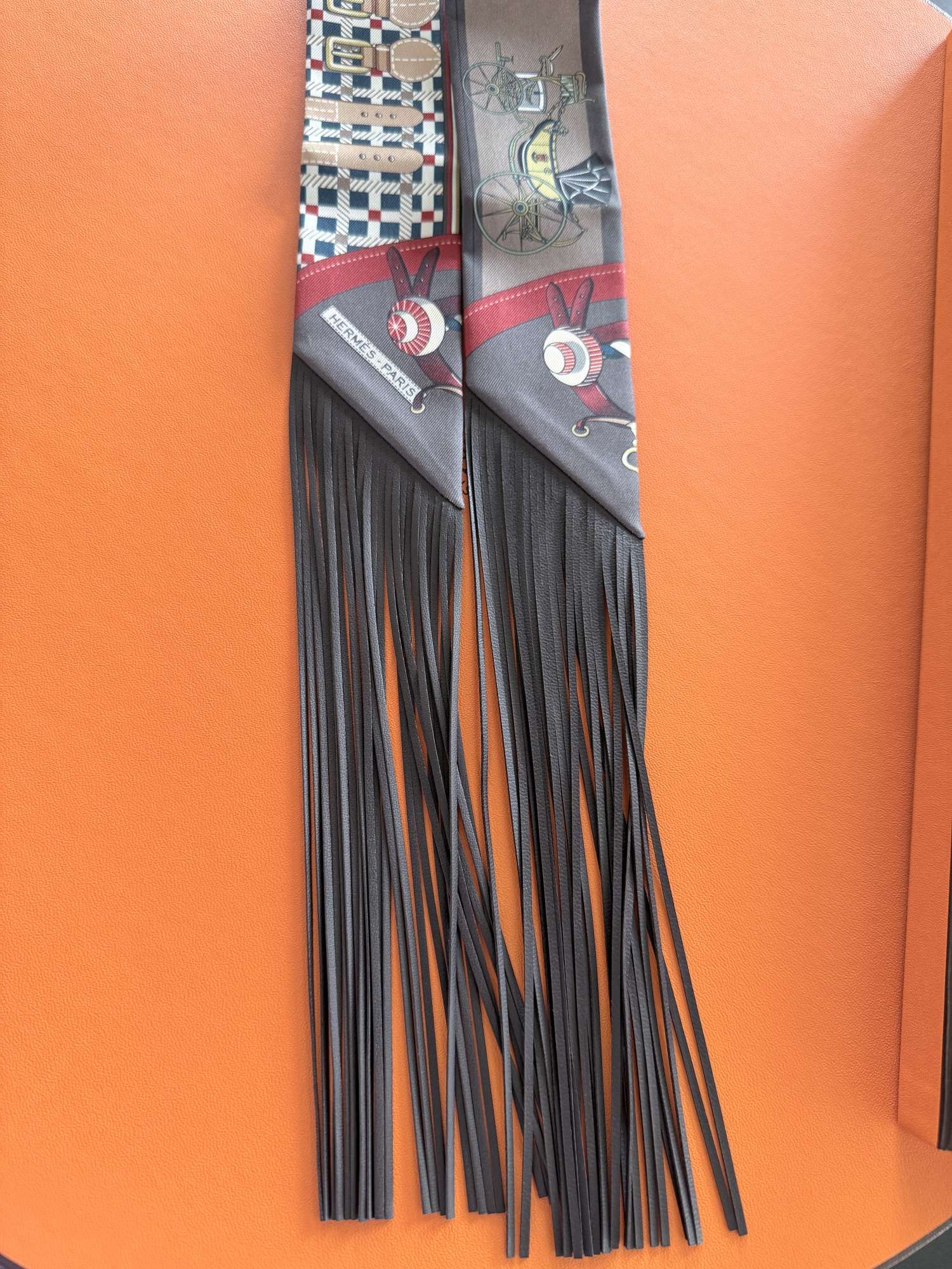 Hermès Twilly s koženými strapcami Les Voitures Nouvelles