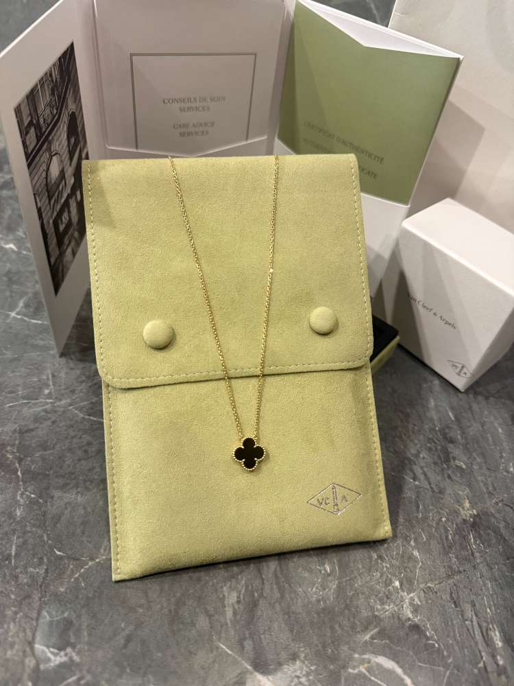 Van Cleef & Arpels Vintage Alhambra nahrdelník