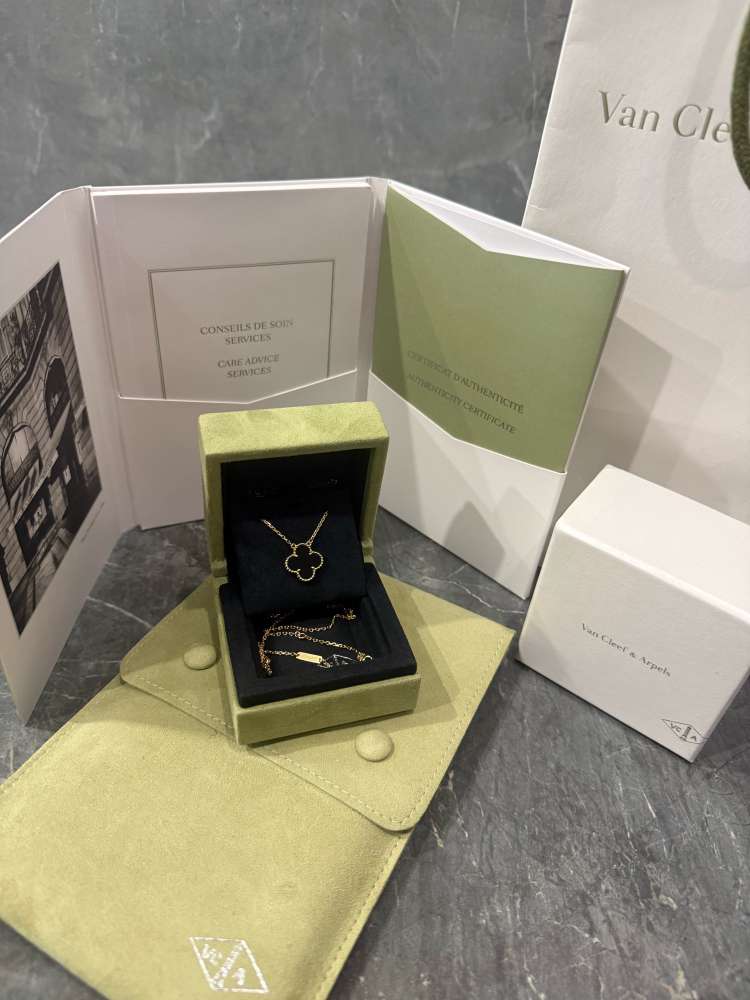 Van Cleef & Arpels Vintage Alhambra nahrdelník