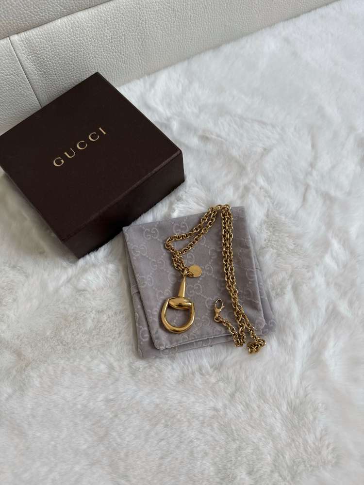 Gucci 18-karátový žltý zlatý prívesok s motívom koňa, vintage
