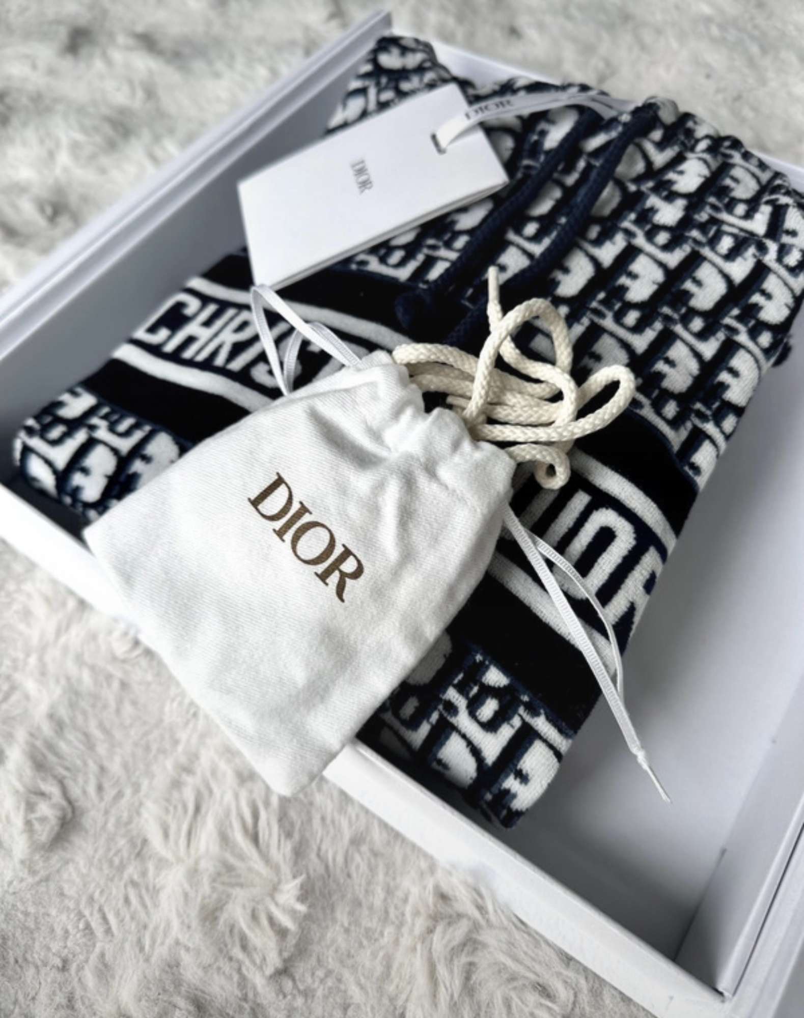 Dior šaty