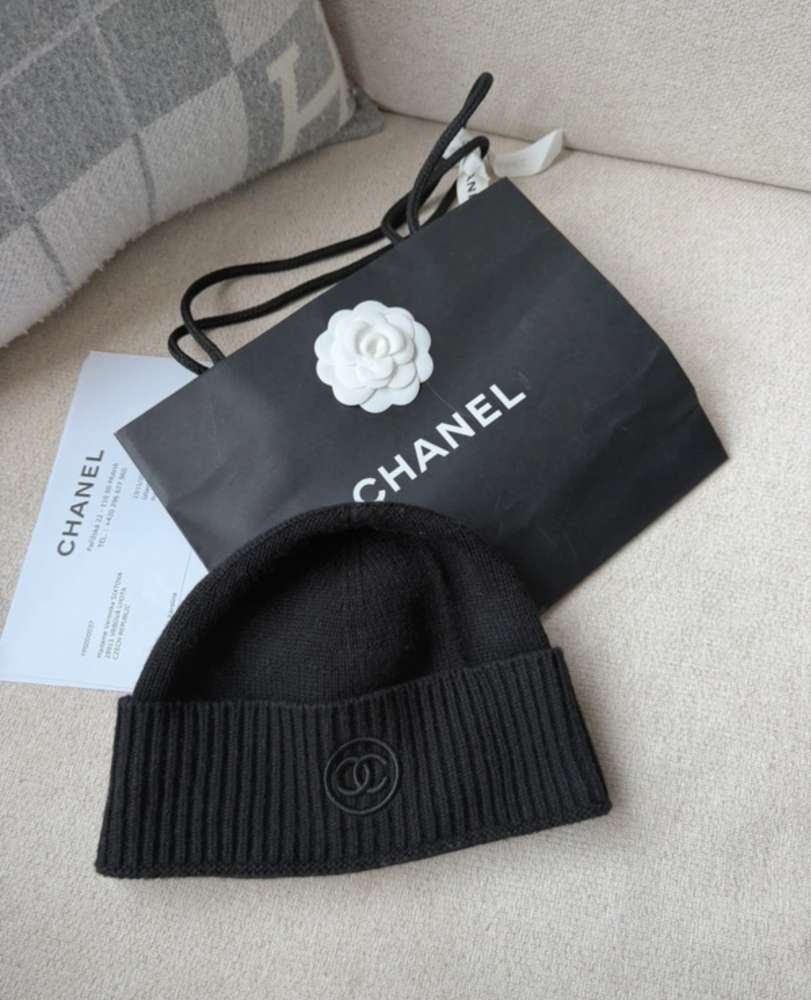 Chanel čiapka