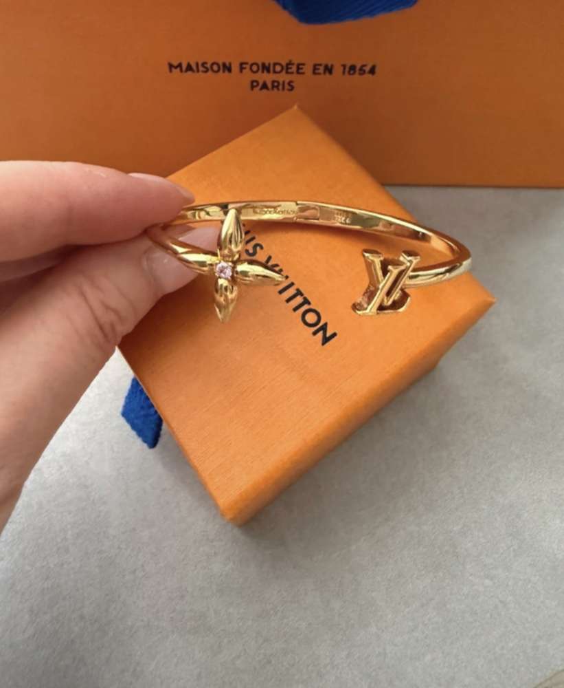 Louis Vuitton náramok