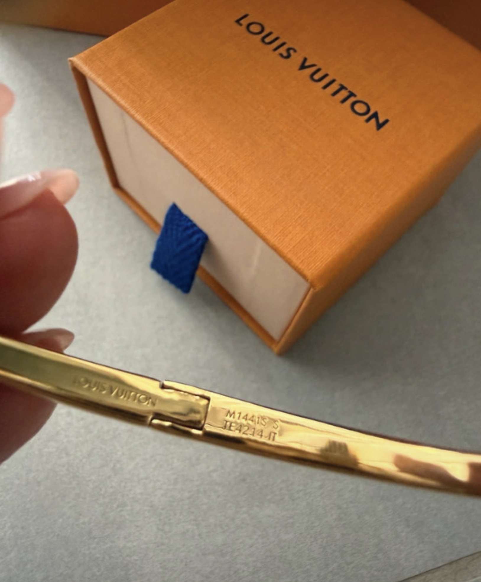 Louis Vuitton náramok