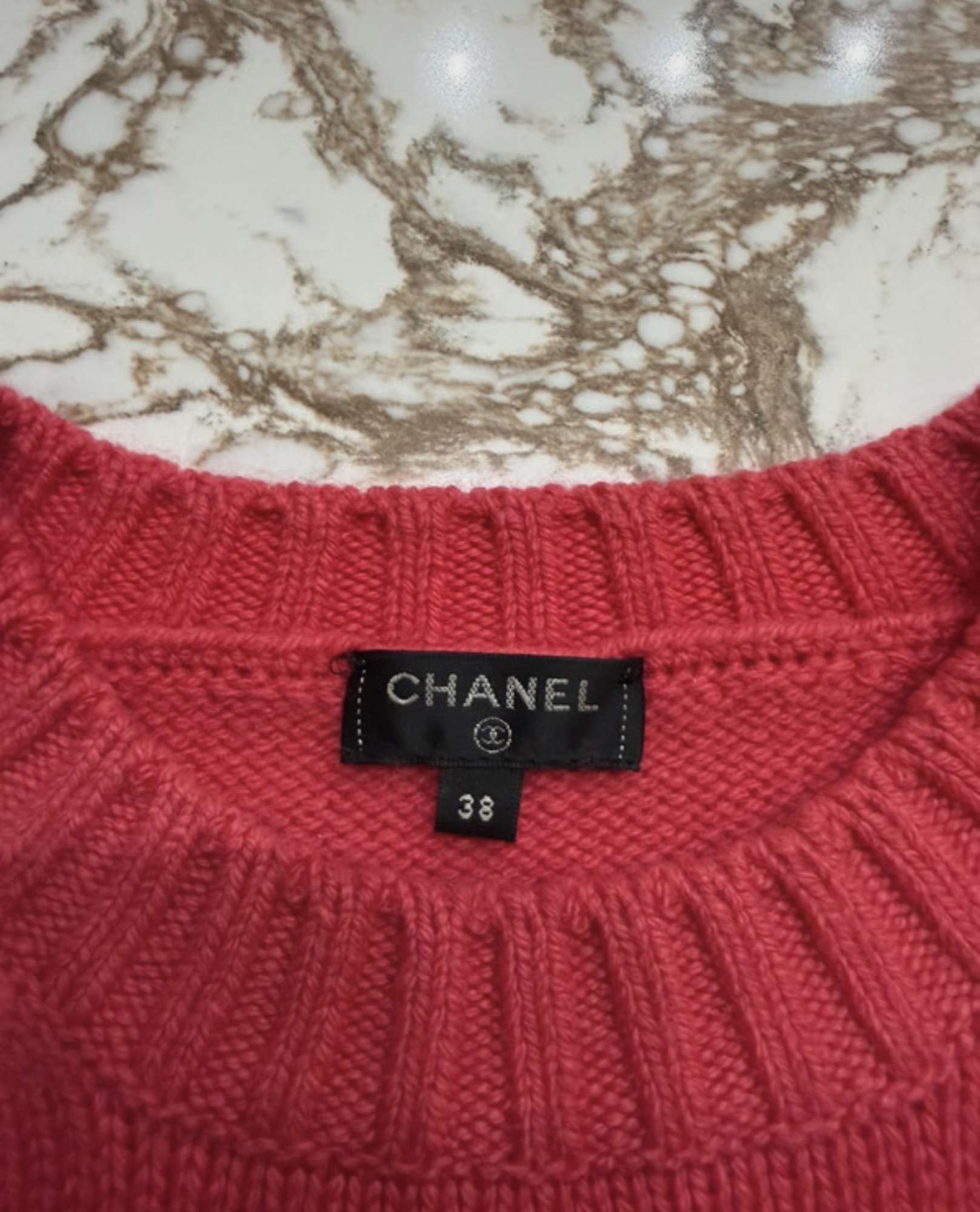 Chanel sveter