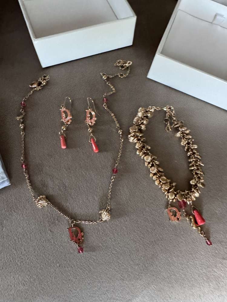 Christian Dior sada koral