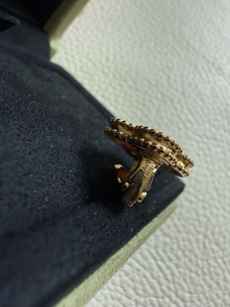 Náušnice Van Cleef&Arpels Magic Alhambra z perlete