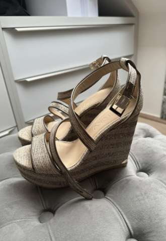https://vipluxury.sk/Třpytivé Jimmy Choo