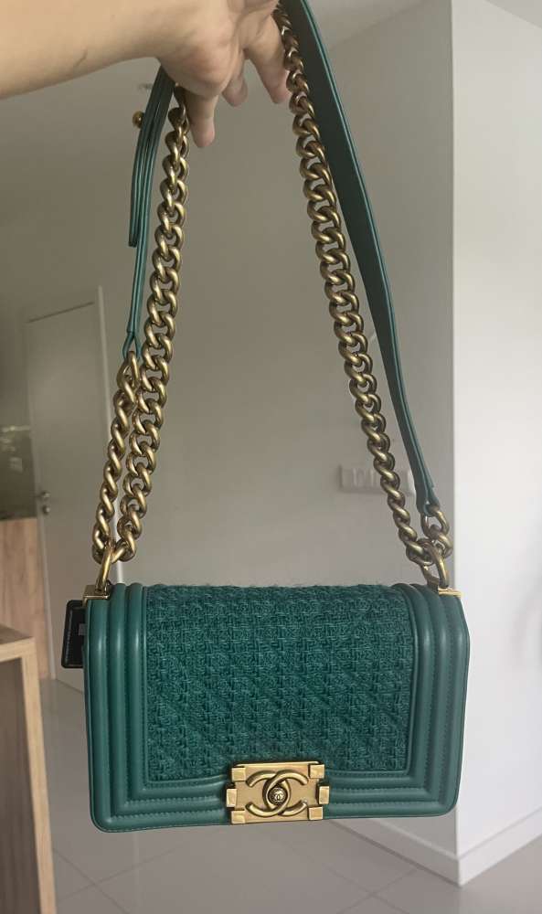Chanel boy small