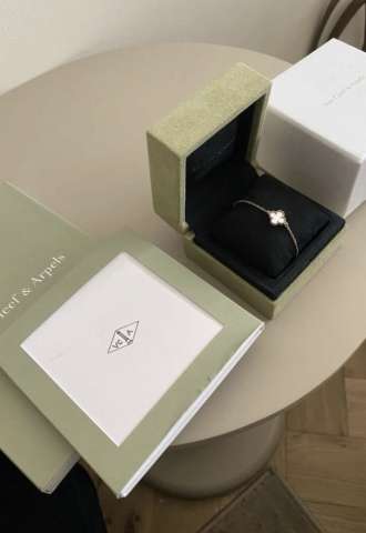 https://vipluxury.sk/Van Cleef arpels náramok