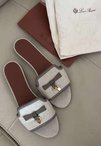 https://vipluxury.sk/Loro Piana Summer Mule - šľapky