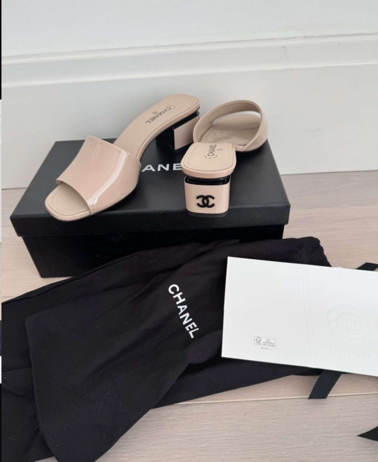Chanel sandalky