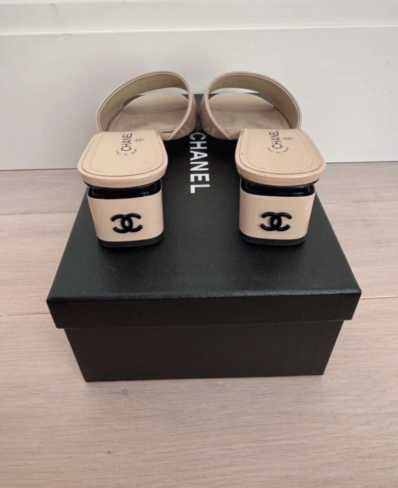 Chanel sandalky