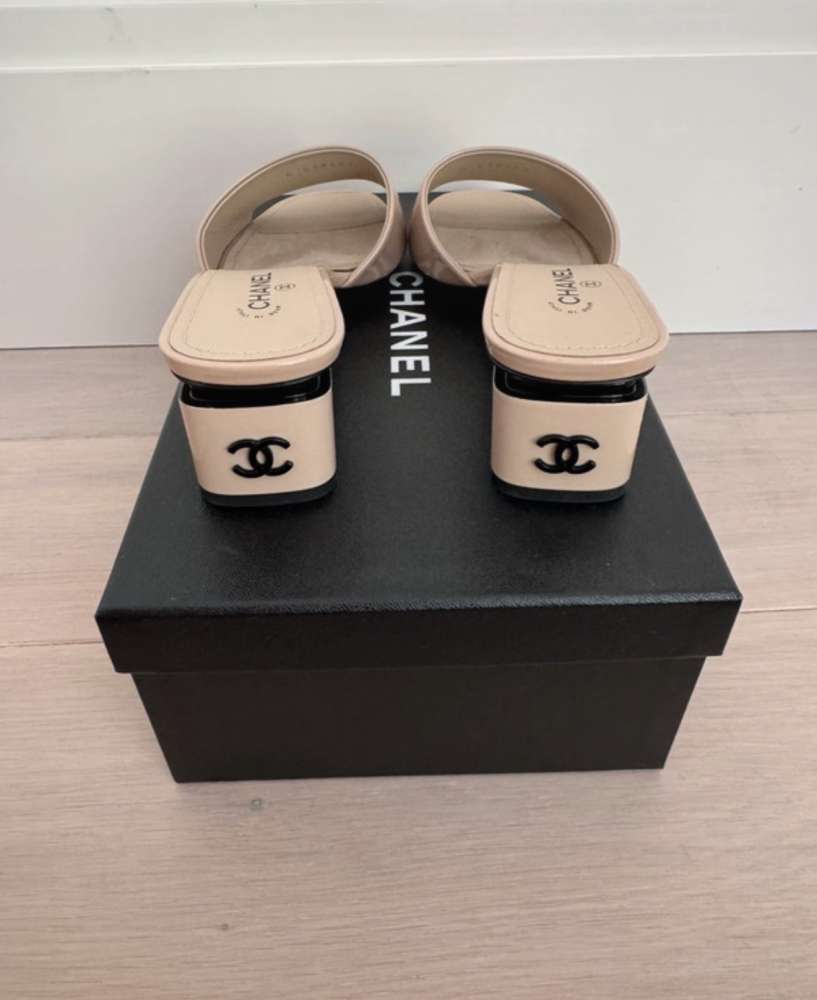 Chanel sandalky