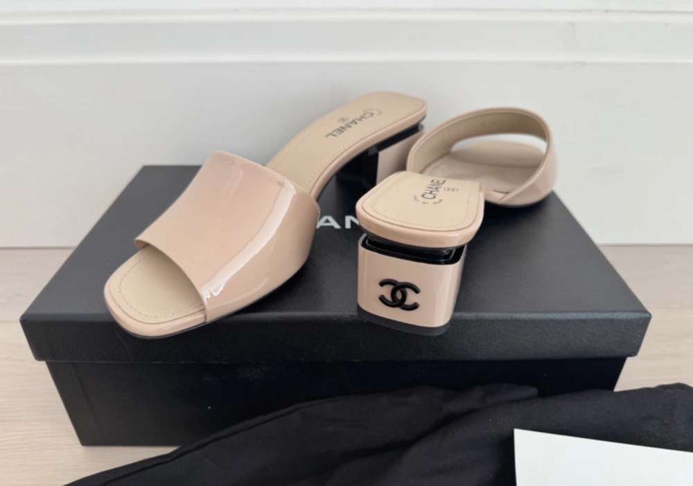 Chanel sandalky